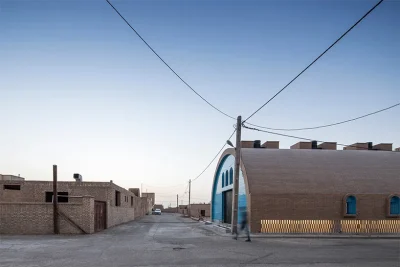 نمای آجری آشپزخانه آقاجون در آشپزخانه جمعی آقاجون در یزد